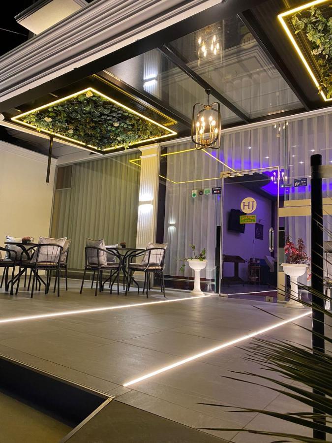 Hotel Jurgen Lezhe Bagian luar foto