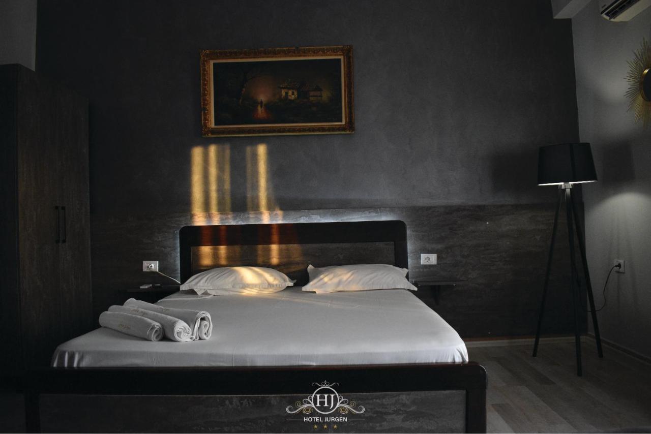 Hotel Jurgen Lezhe Bagian luar foto