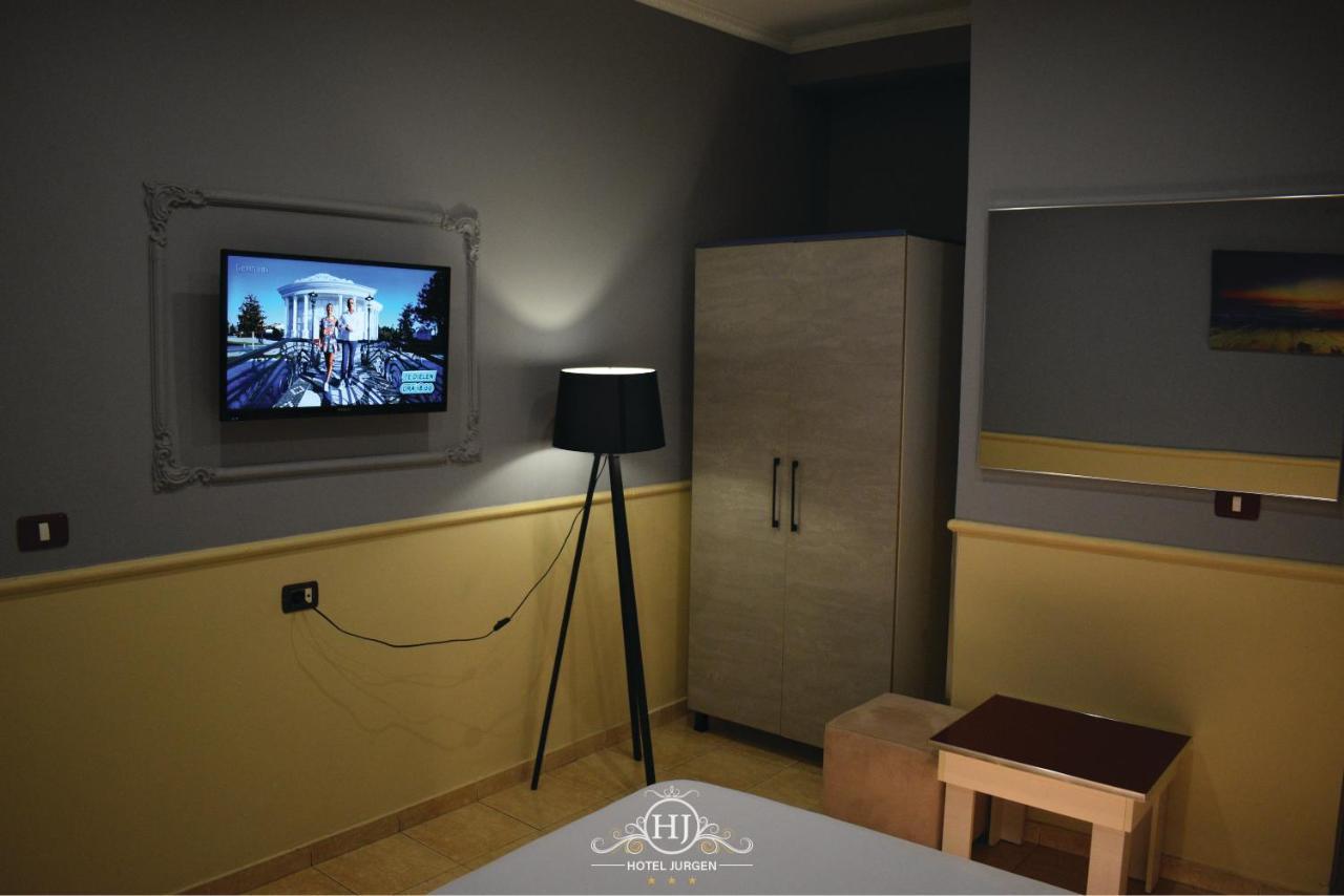 Hotel Jurgen Lezhe Bagian luar foto