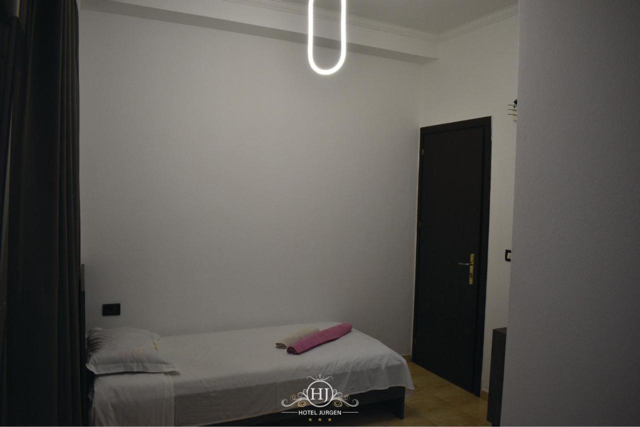 Hotel Jurgen Lezhe Bagian luar foto
