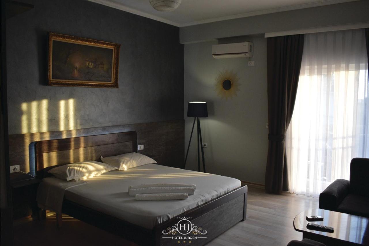 Hotel Jurgen Lezhe Bagian luar foto